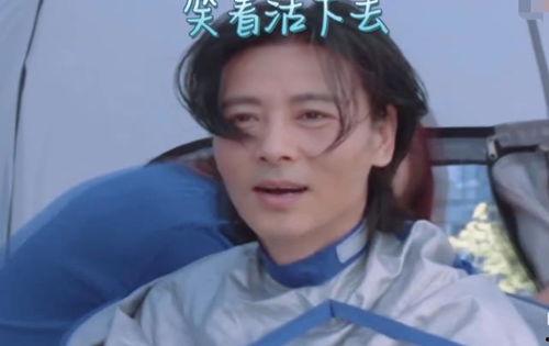 明星的妈妈为明星洗头发,明星背后的洗头时光